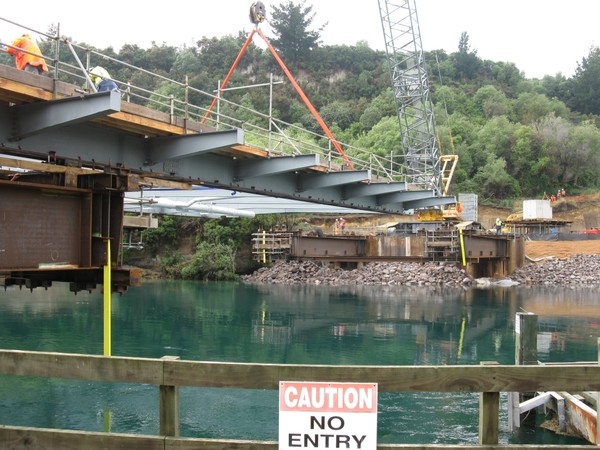 Waikato River Bridge launch from north-west side